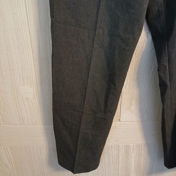 Dockers Stain Defender Women's Size 12 Pleated Grey Dress Pants Favorite Fit - Picture 4 of 9